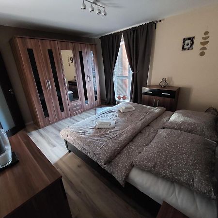 Frastak Apartment Хлоховец Екстериор снимка