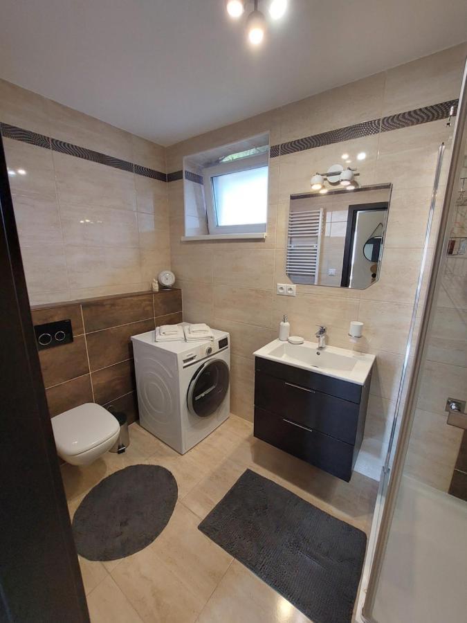 Frastak Apartment Хлоховец Екстериор снимка
